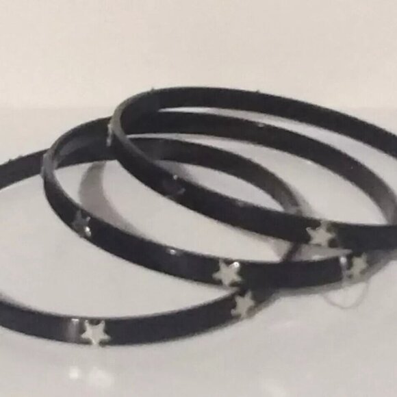 Set of 3 Mia Girl Bangle Bracelets Black W/Silver Tone Stars 2 1/2" Diameter - Picture 3 of 6